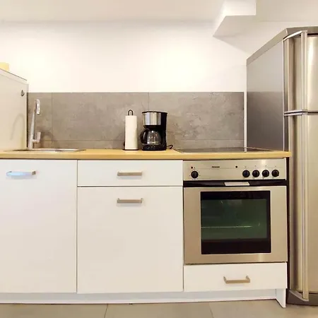 Apartman Flair-apartments 'salz & Flair' Naehe Altstadt, 450 M Bahnhof, Fuer Urlaub Oder Geschaeftsreise, Separater Eingang, 24 Std Check-in,wlan, 55 Zoll-fernseher, Streaming, Kueche, Regendusche, 1 Doppelbett, 1 Schlafsofa Bad Salzuflen