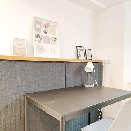 Flair-apartments 'salz & Flair' Naehe Altstadt, 450 M Bahnhof, Fuer Urlaub Oder Geschaeftsreise, Separater Eingang, 24 Std Check-in,wlan, 55 Zoll-fernseher, Streaming, Kueche, Regendusche, 1 Doppelbett, 1 Schlafsofa * Bad Salzuflen